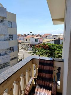 Apartamento em boa localização na Farolândia com 4/4, sendo1 suíte