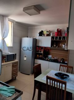 Apartamento em boa localização na Farolândia com 4/4, sendo1 suíte