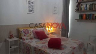 Casa com piscina na Aruana em boa localização