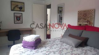 Casa com piscina na Aruana em boa localização