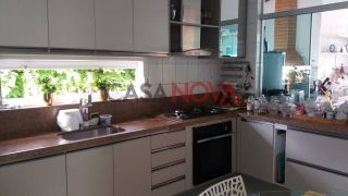 Excelente Casa em Condomínio Fechado na Avenida Melício Machado com 3 suítes