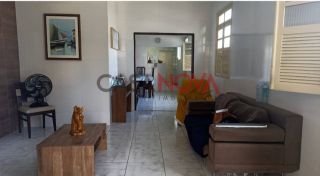 CASA DE ESQUINA EM BOA LOCALIZAÇÃO NO SANTO ANTÔNIO COM 3/4 SENDO 1 SUÍTE