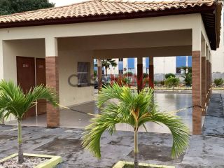 APARTAMENTO EM BOA LOCALIZAÇÃO NA FAROLÂNDIA COM 2/4