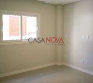 CASA EM CONDOMÍNIO FECHADO DE ALTO PADRÃO ARUANA