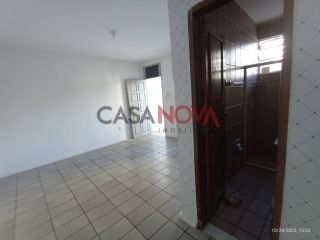 Casa Duplex em boa localização no Bairro Siqueira Campos, com 5/4, sendo 2 suítes