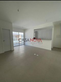 APARTAMENTO EM ÓTIMA LOCALIZAÇÃO NA COROA DO MEIO COM 1/4