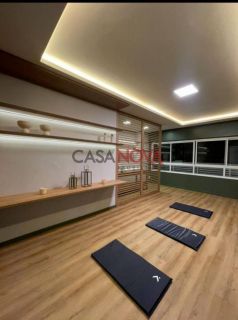 APARTAMENTO EM ÓTIMA LOCALIZAÇÃO NA COROA DO MEIO COM 1/4