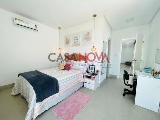 Casa Duplex em Condomínio Fechado na Aruana com 4/4 suítes