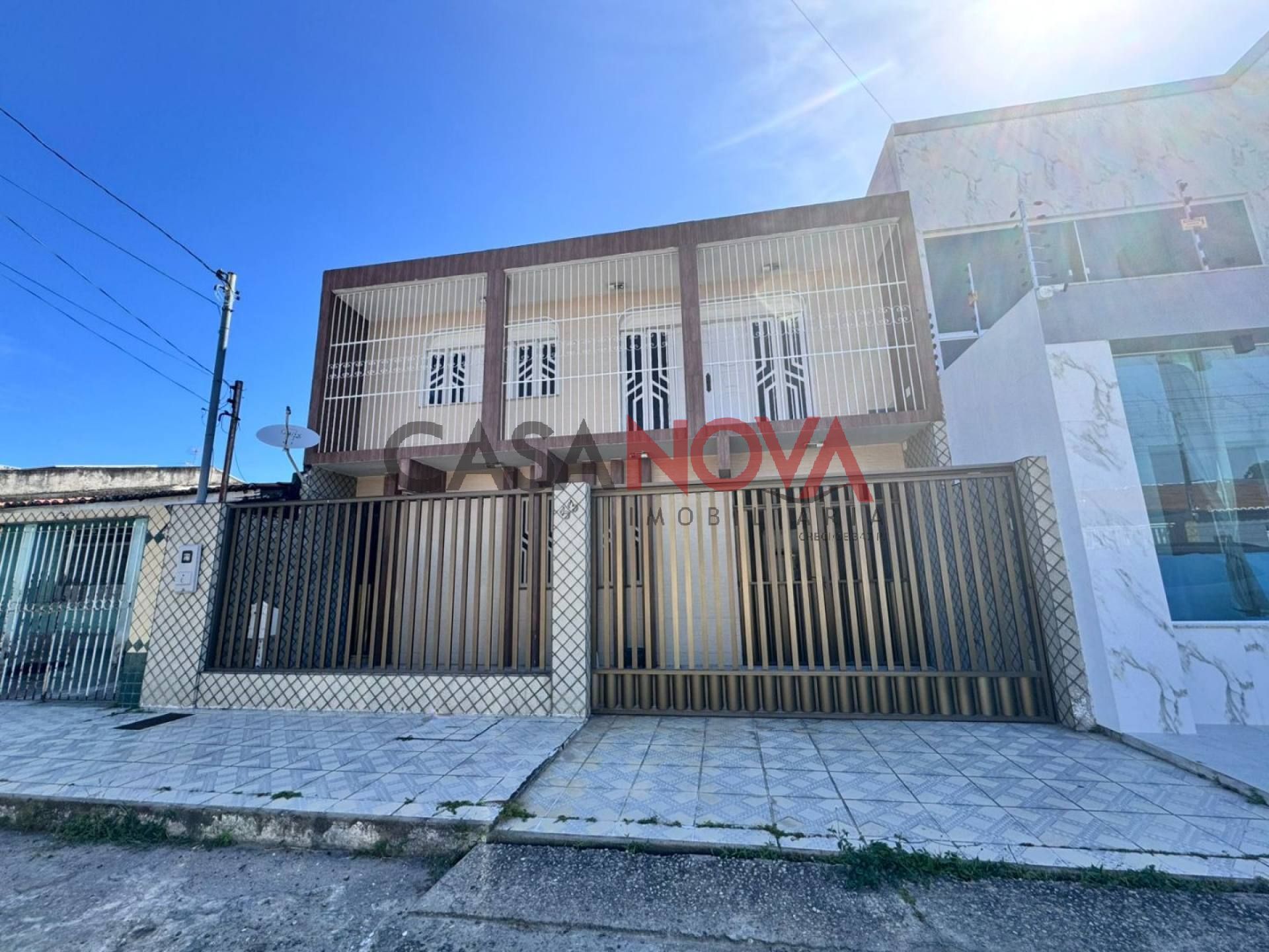 CASA NO ORLANDO DANTAS COM 5/4 SENDO 2 SUTÍES