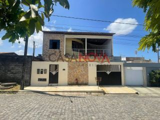 Casa com 2 Pavimentos em Itaporanga com 4/4, sendo 2 suítes