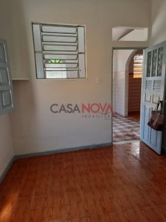 Casa de esquina em boa localização no Centro para Residência ou Comércio