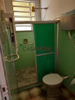 Casa de esquina em boa localização no Centro para Residência ou Comércio