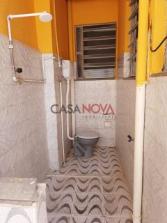 Casa de esquina em boa localização no Centro para Residência ou Comércio