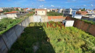 Terreno murado com construção em andamento na Barra dos Coqueiros, com área total de 875 m²