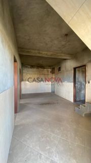 Terreno murado com construção em andamento na Barra dos Coqueiros, com área total de 875 m²