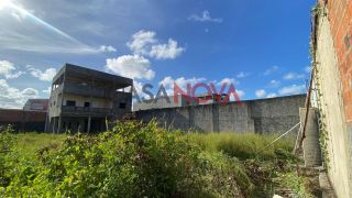 Terreno murado com construção em andamento na Barra dos Coqueiros, com área total de 875 m²