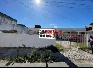 Terreno com 5 casas no Siqueira Campos