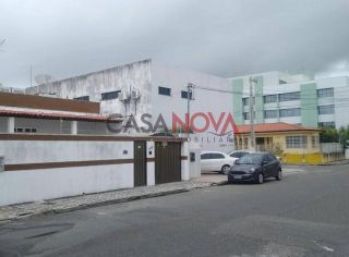Casa Comercial na Rua Lagarto para Clínicas, Laboratórios, Consultórios etc