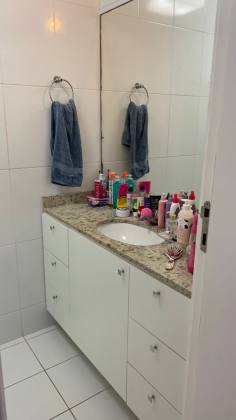 APARTAMENTO NA COROA DO MEIO COM 2/4 SENDO 2 SUÍTES