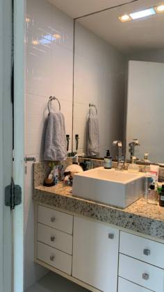 APARTAMENTO NA COROA DO MEIO COM 2/4 SENDO 2 SUÍTES