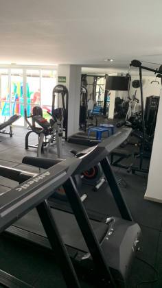 APARTAMENTO NA COROA DO MEIO COM 2/4 SENDO 2 SUÍTES