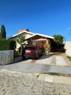 Casa em condomínio fechado na Aruana,com 3/4, sendo 1 suíte