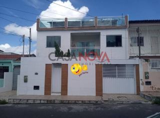 Casa com 4/4 no Pereira Lobo