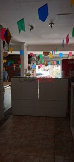 Vendo ou troco casa com ponto comercial no 18 do Forte
