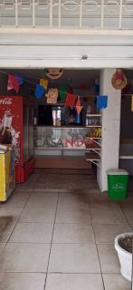 Vendo ou troco casa com ponto comercial no 18 do Forte