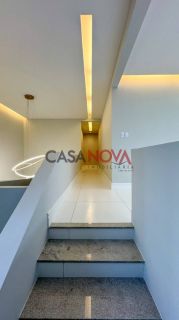 Casa em boa localização na Atalaia com 5/4, sendo 3 suítes