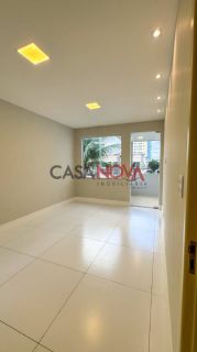 Casa em boa localização na Atalaia com 5/4, sendo 3 suítes