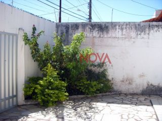 Casa em boa localização na Atalaia com 3/4, sendo 1 suíte