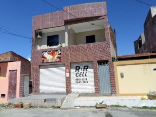 Casa com comércio embaixo na Coroa do Meio