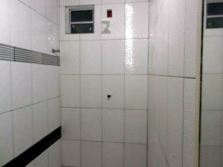 Casa com comércio embaixo na Coroa do Meio