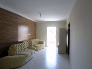 Casa com comércio embaixo na Coroa do Meio