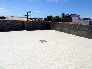 Casa com comércio embaixo na Coroa do Meio