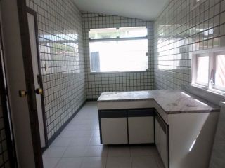 Casa em boa localização no Salgado Filho com 5/4, sendo 3 suítes