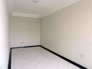 Casa em boa localização no Salgado Filho com 5/4, sendo 3 suítes