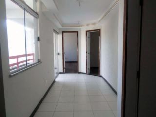 Casa em boa localização no Salgado Filho com 5/4, sendo 3 suítes