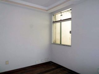 Casa em boa localização no Salgado Filho com 5/4, sendo 3 suítes