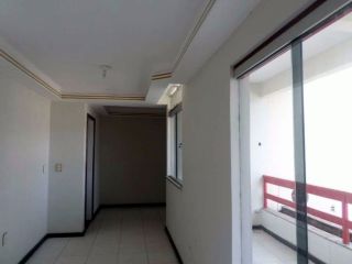 Casa em boa localização no Salgado Filho com 5/4, sendo 3 suítes