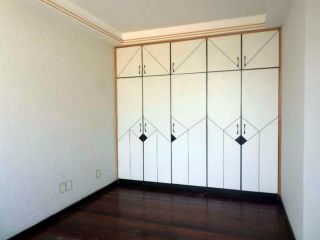 Casa em boa localização no Salgado Filho com 5/4, sendo 3 suítes