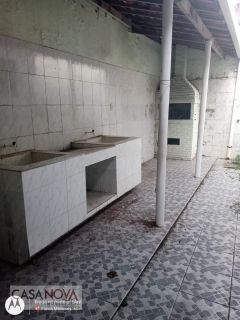 Casa Grande com excelente localização na 13 de Julho