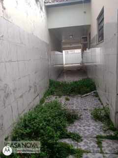 Casa Grande com excelente localização na 13 de Julho