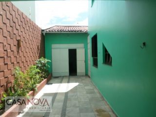 Casa ampla com 3/4 sendo 1 suíte no Luzia