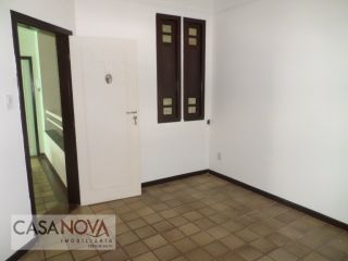 Casa ampla com 3/4 sendo 1 suíte no Luzia