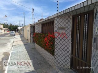 Casa no Aeroporto com 3/4