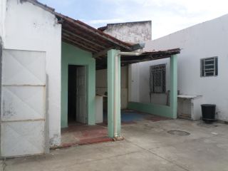 Casa na 13 de Julho com grande área