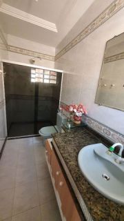 Oportunidade de Investimento-Casa de esquina no Bairro Farolândia com 400m² -