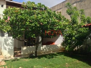 Casa com ponto comercial na Coroa do Meio em ótima localização